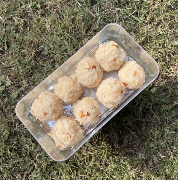 Gond Laddoo