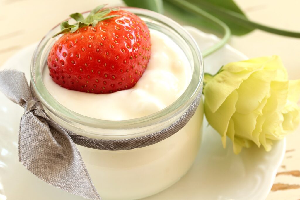 fit, dessert, yogurt with strawberries-1905731.jpg